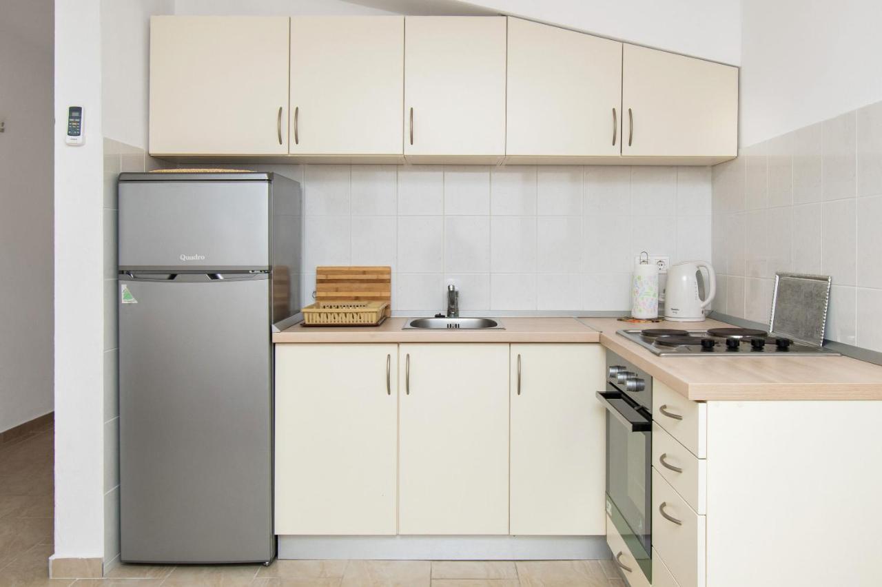 Apartment Tommy Привлака Екстер'єр фото