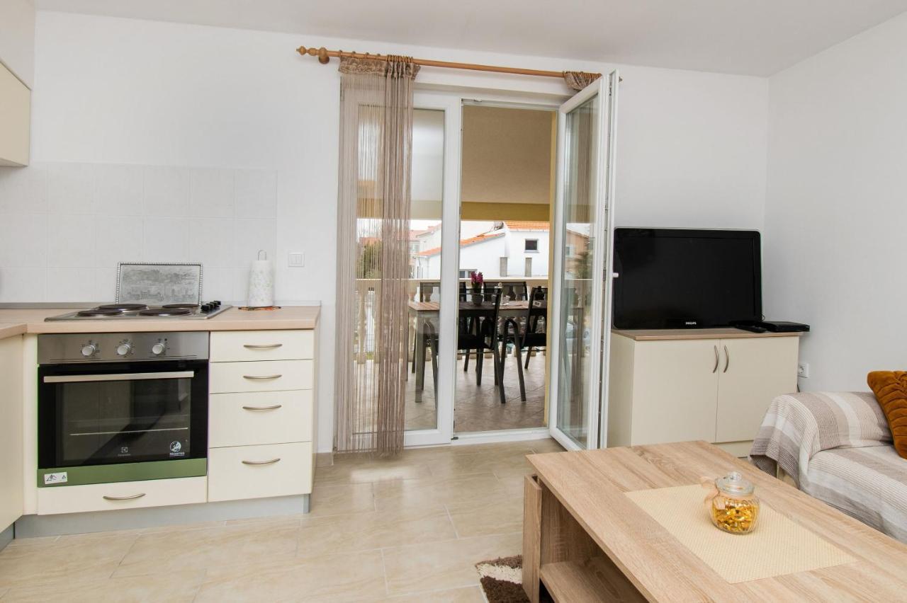 Apartment Tommy Привлака Екстер'єр фото